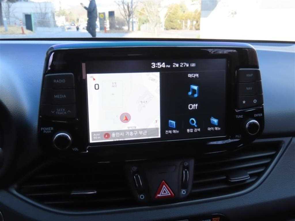 HYUNDAI i30 - Vista 8