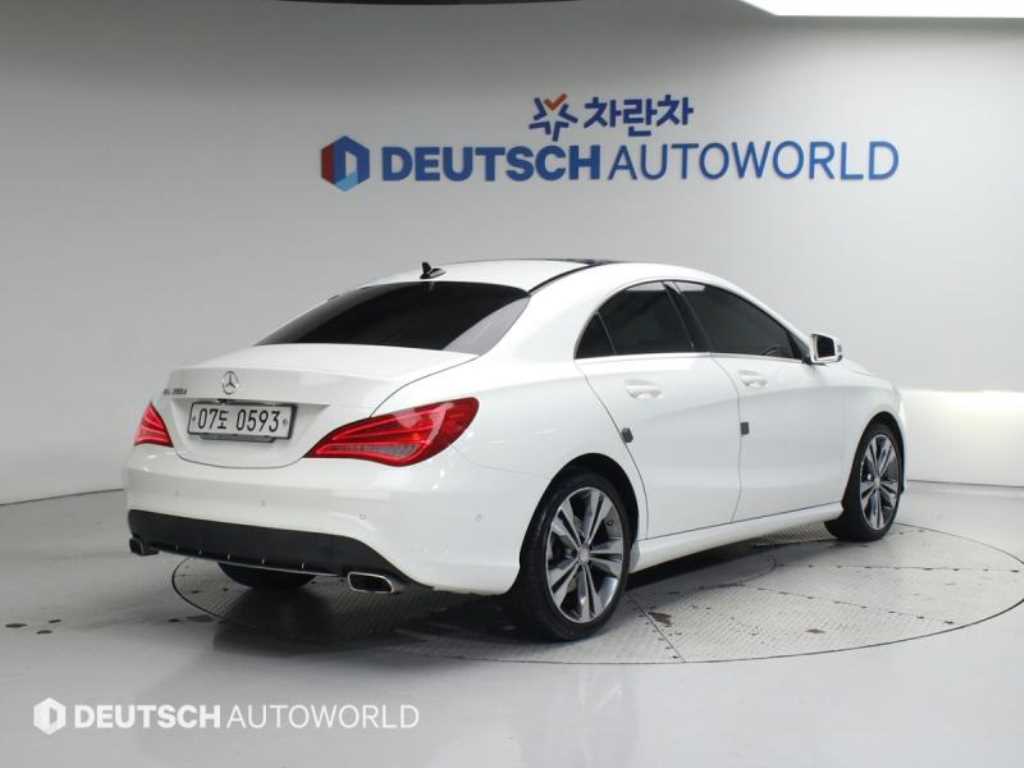 Mercedes Benz CLA Class - Vista 2