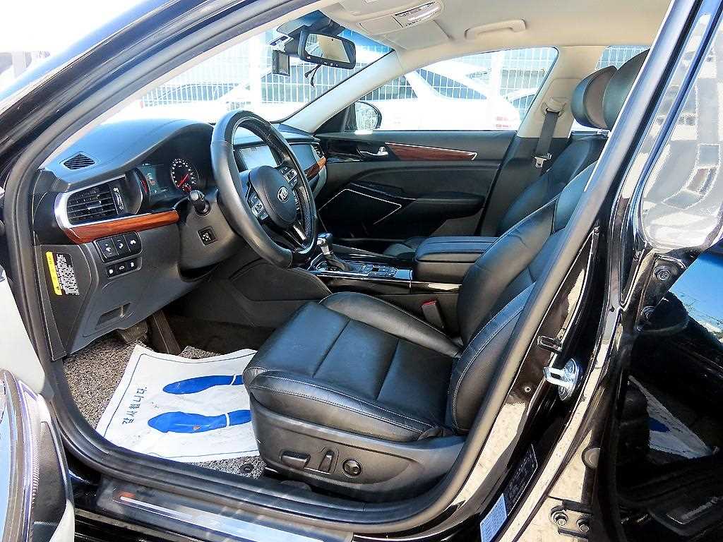 KIA K7 - Vista 5