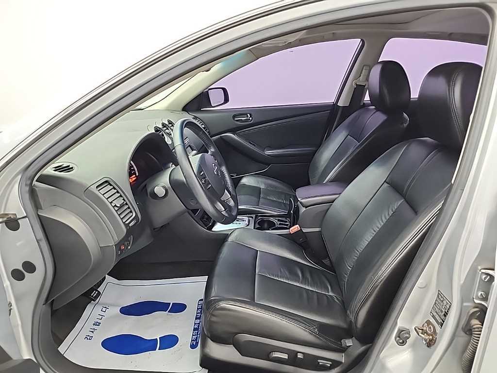 Nissan Altima - Vista 11