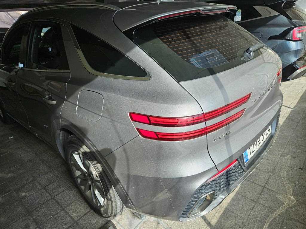 Genesis GV70 - Vista 5