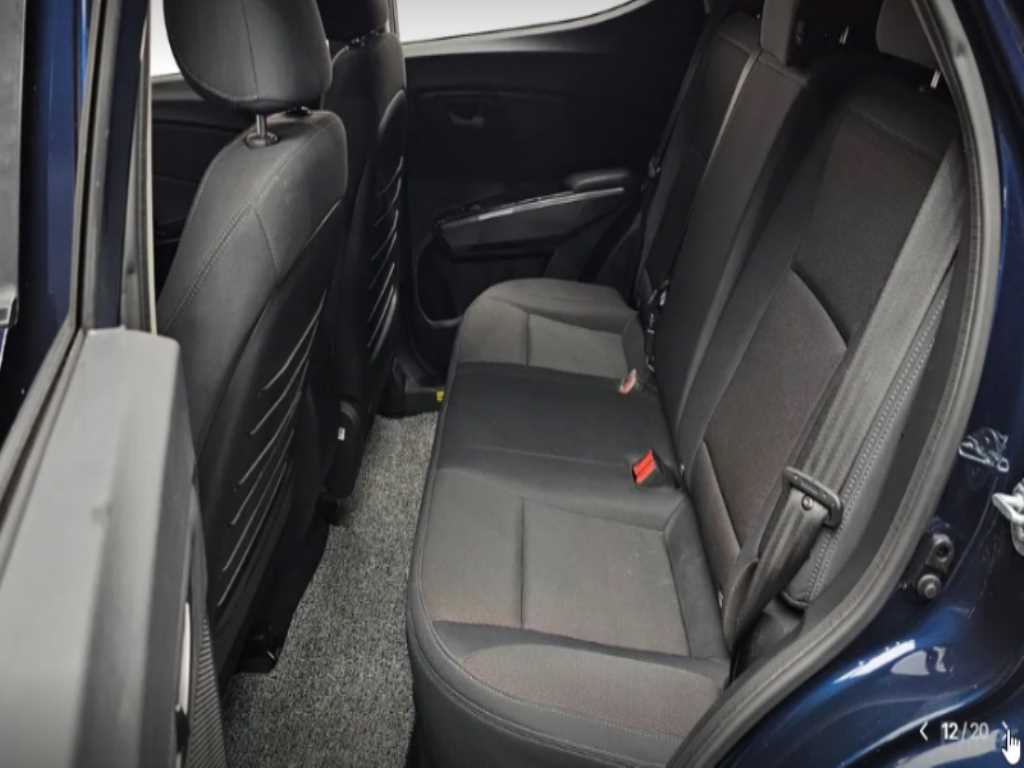 Ssangyong Tivoli - Vista 12