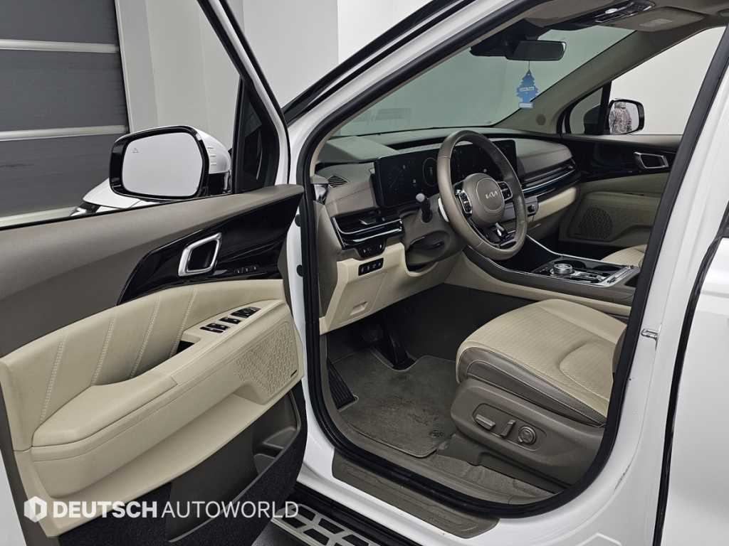 KIA Carnival - Vista 11