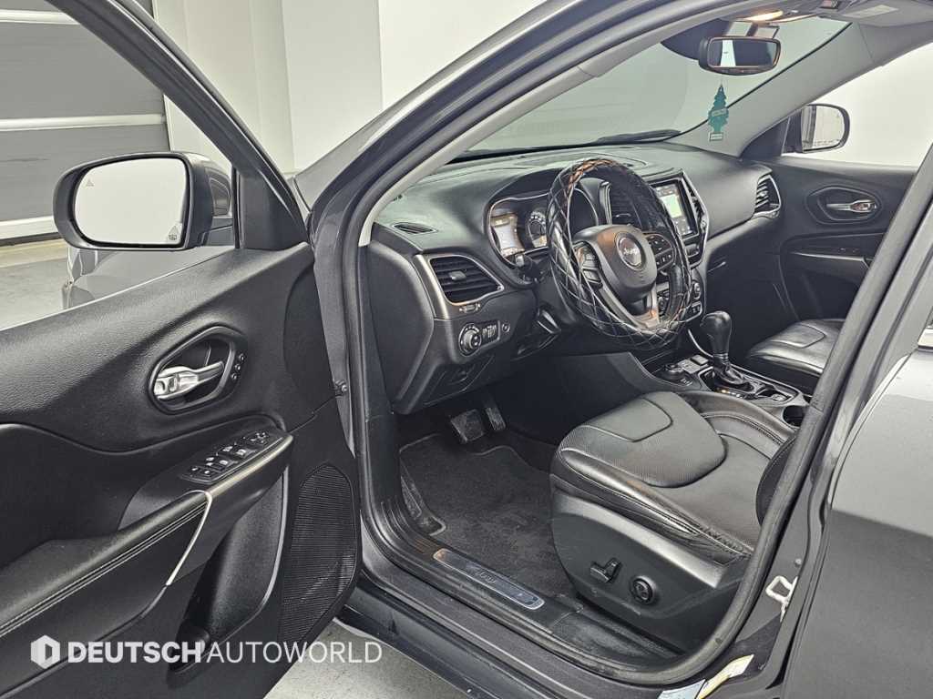 Jeep Cherokee - Vista 11