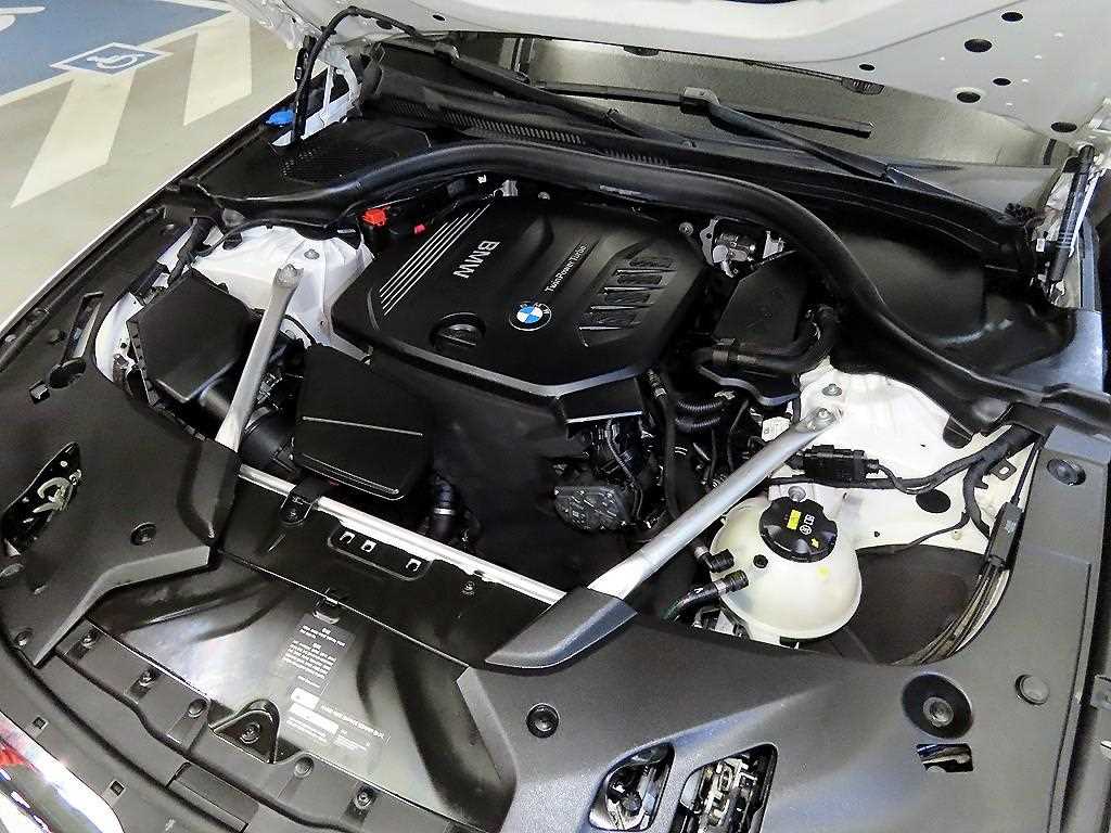 BMW 5 Series 2018 Blanco - Importación desde Corea - HF Imports Iquique - Foto 19