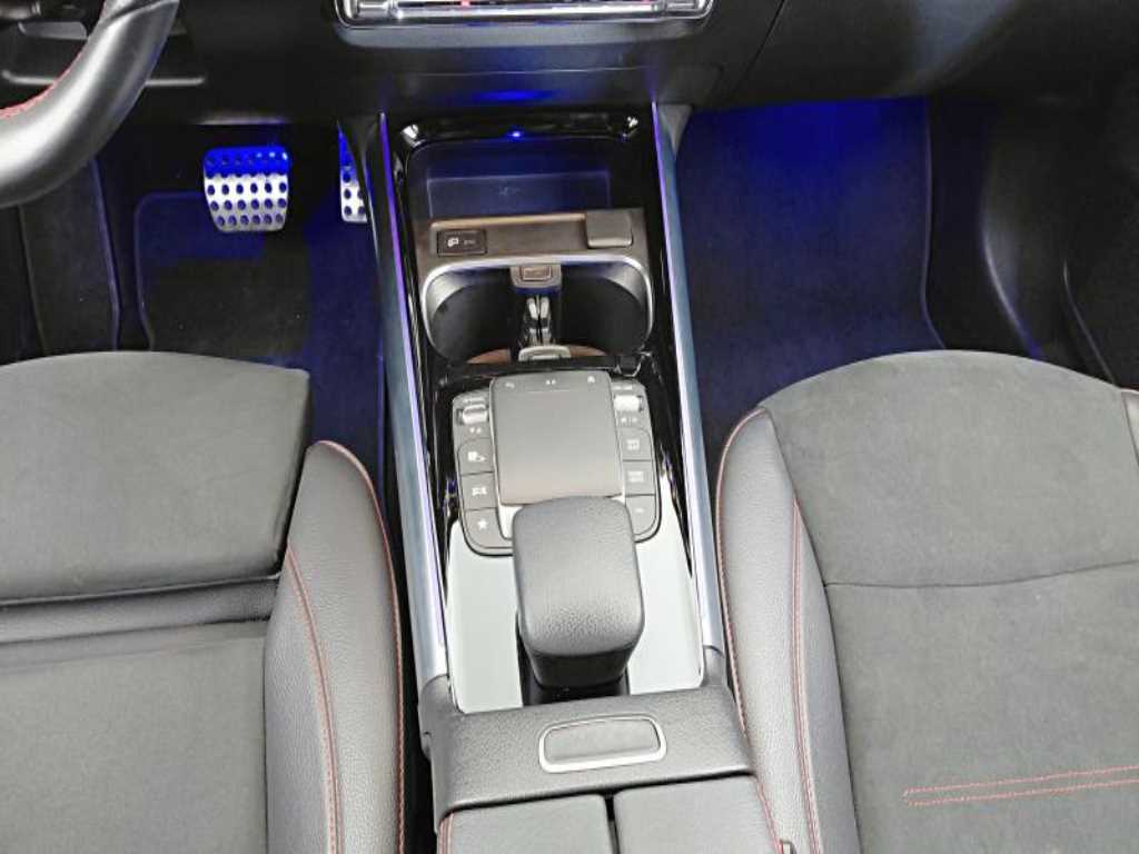 Mercedes Benz GLA Class - Vista 9