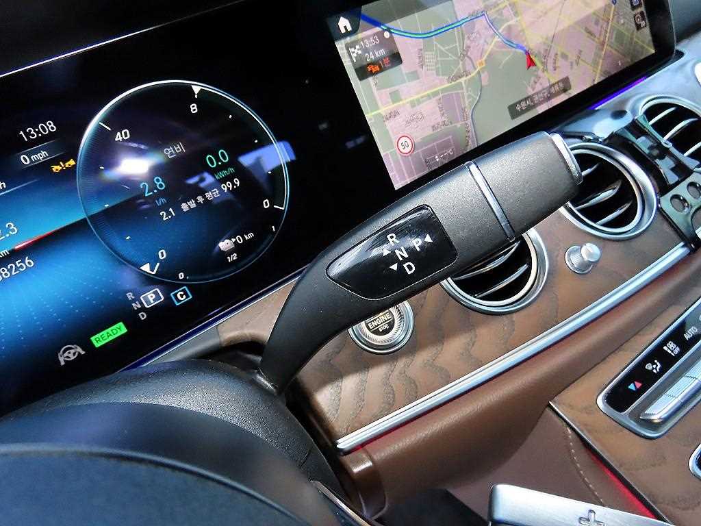 Mercedes Benz E class - Vista 11