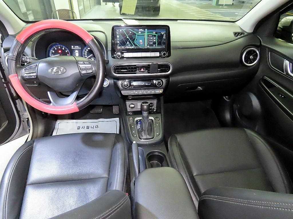 HYUNDAI Kona - Vista 10