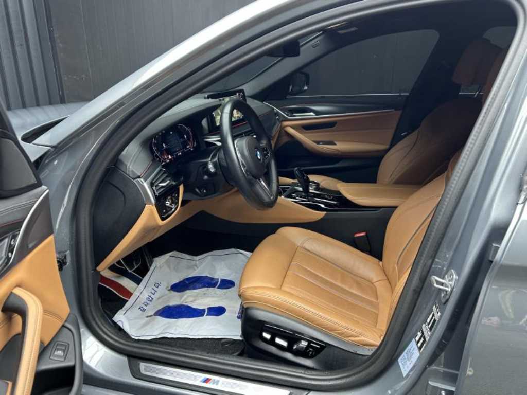 BMW 5 Series - Vista 5