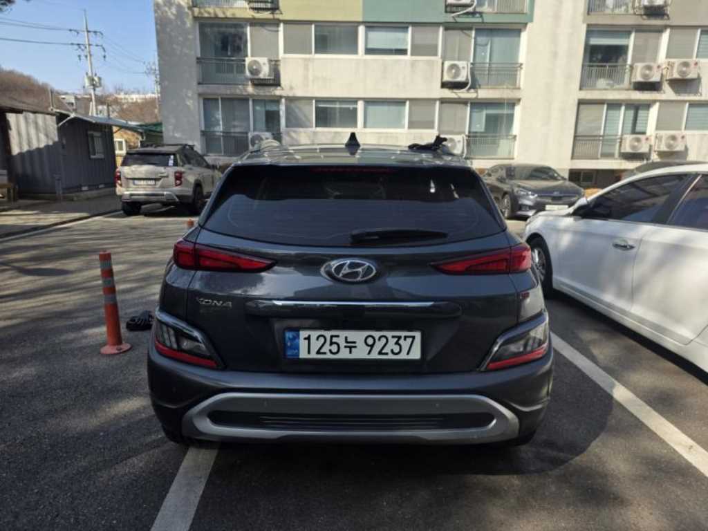 HYUNDAI Kona - Vista 5