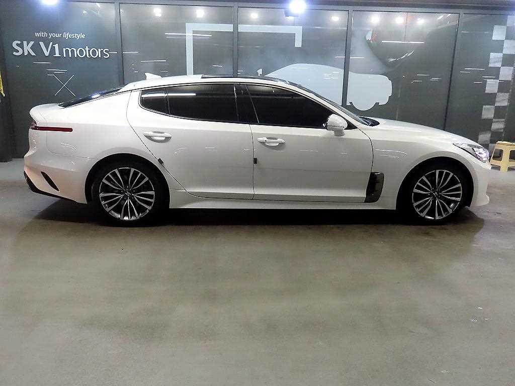 KIA Stinger - Vista 3