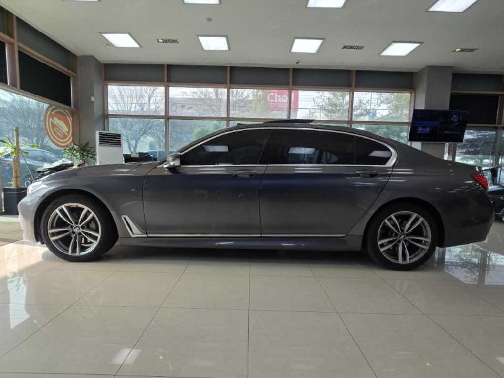 BMW 7 Series - Vista 4