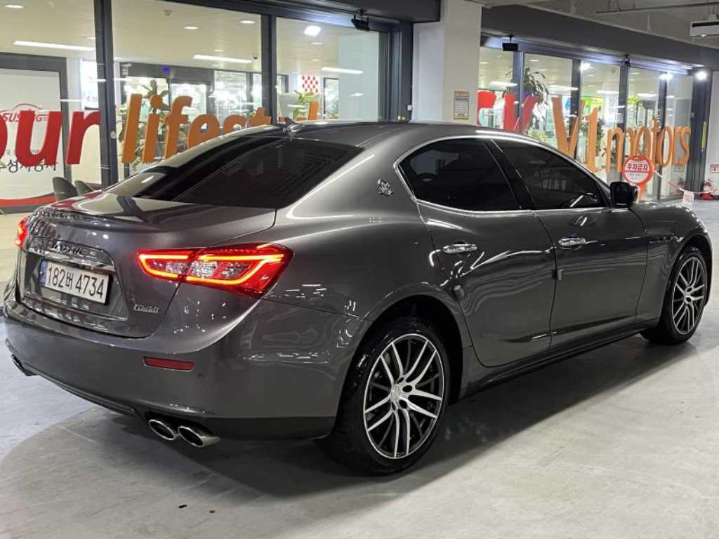 Maserati Ghibli - Vista 4