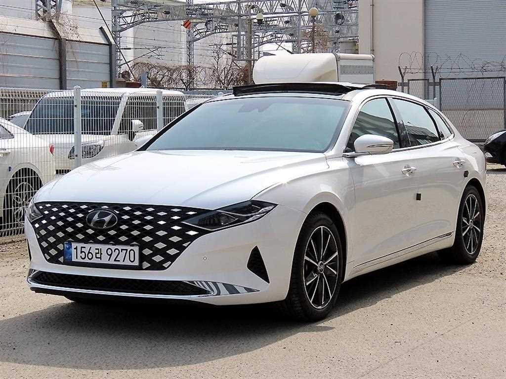 HYUNDAI Grandeur - Vista 2