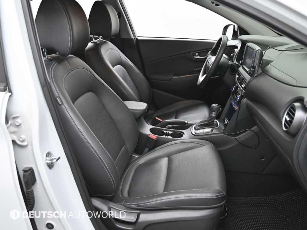 HYUNDAI Kona - Vista 10