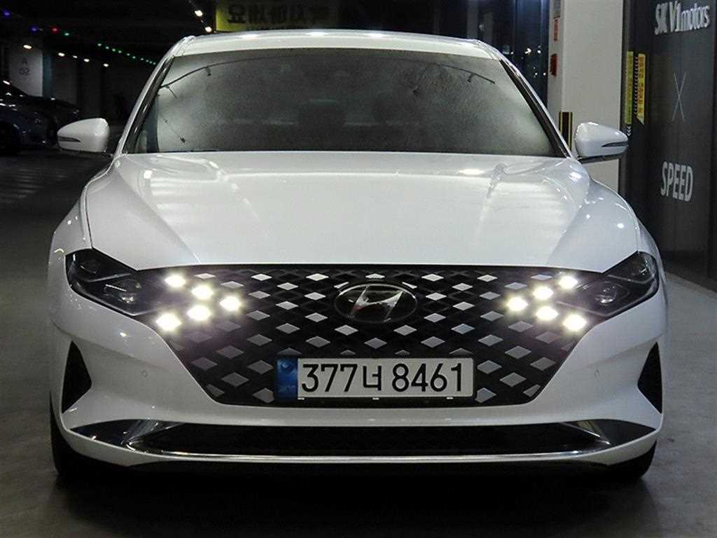 HYUNDAI Grandeur - Vista 2