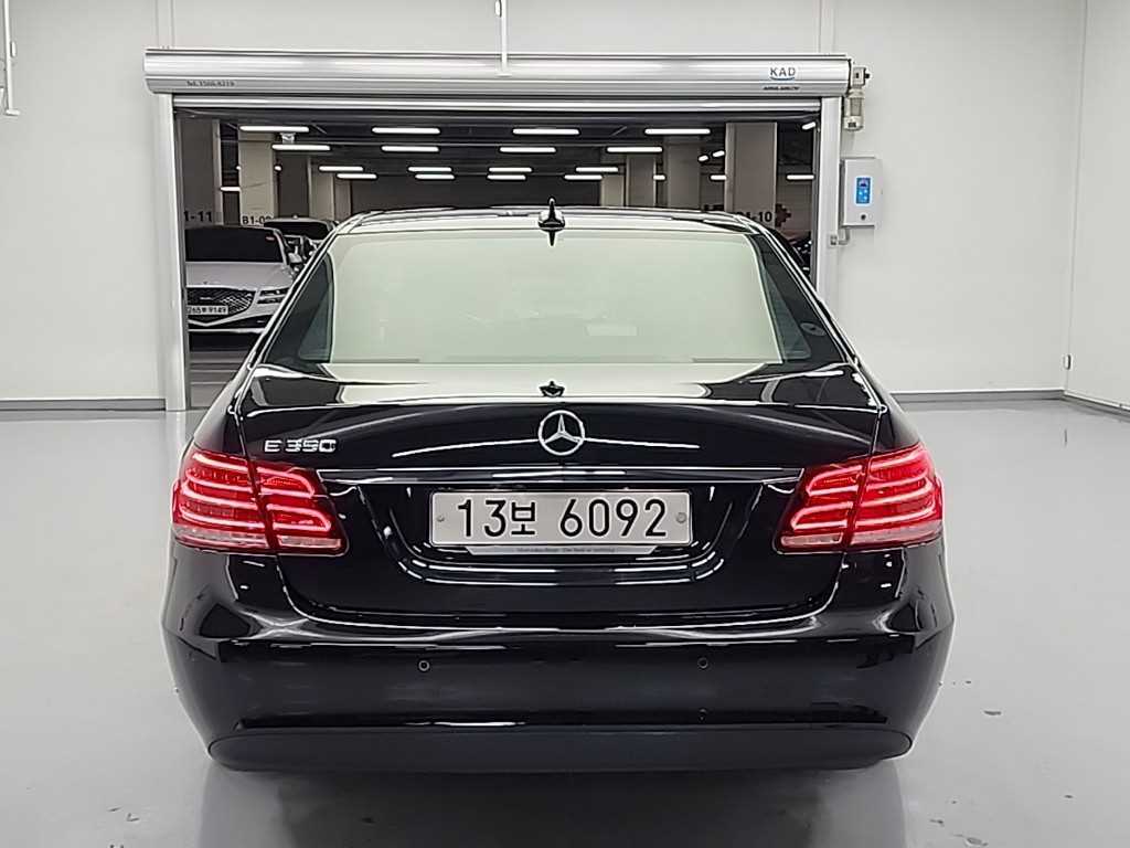 Mercedes Benz E class - Vista 3