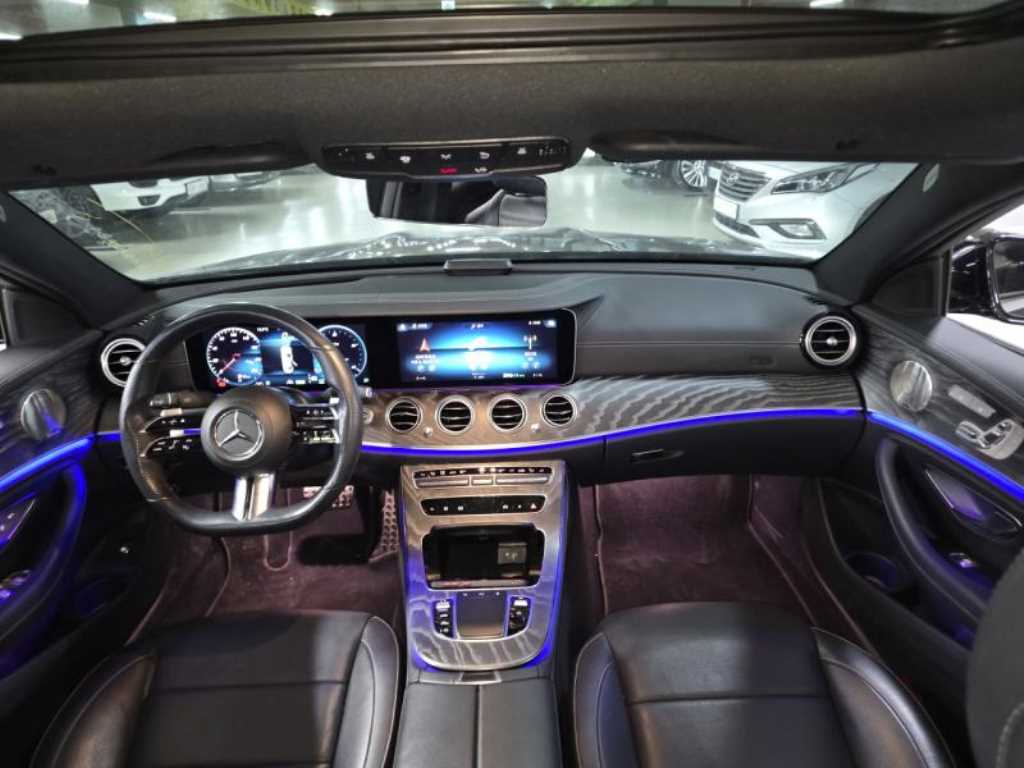 Mercedes Benz E class - Vista 7