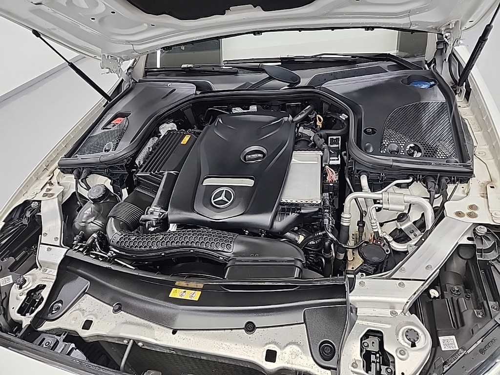 Mercedes Benz E class - Vista 5