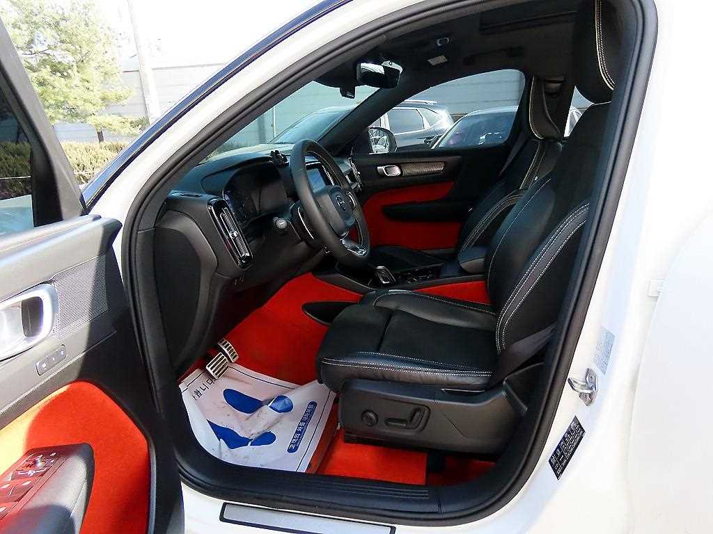 Volvo XC40 - Vista 5