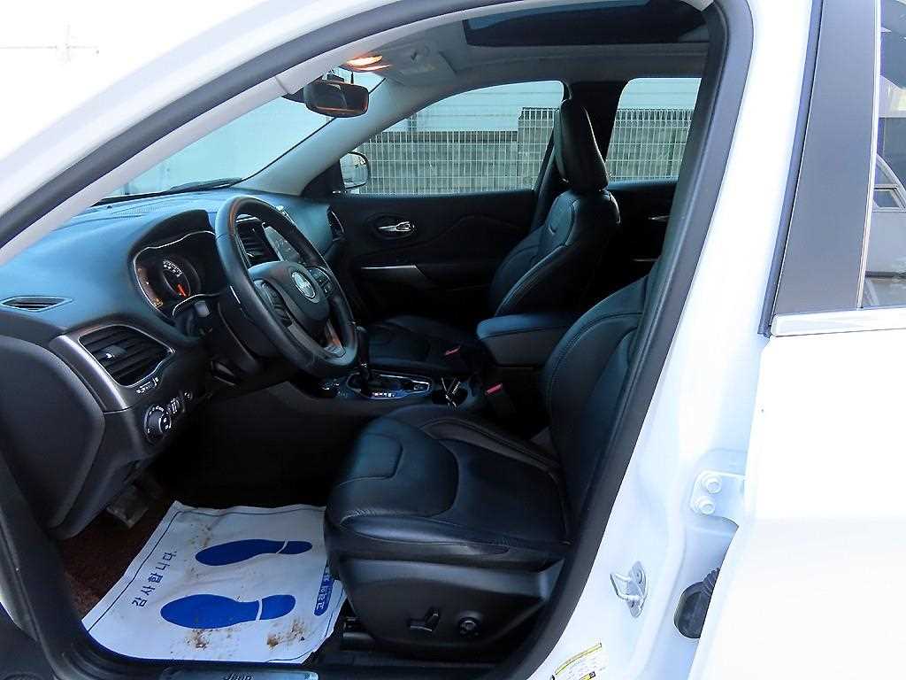 Jeep Cherokee - Vista 5