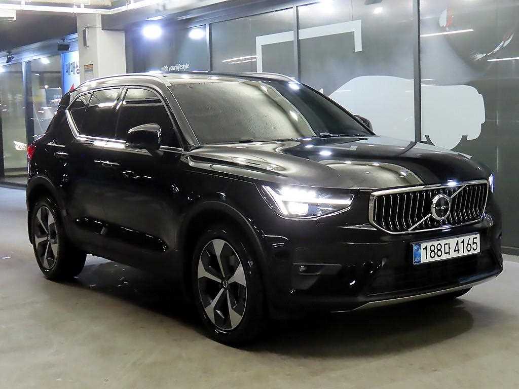 Volvo XC40 2024 Negro - Importación desde Corea - HF Imports Iquique - Foto 1