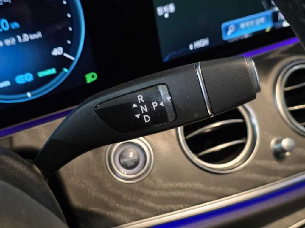 Mercedes Benz E class - Vista 10