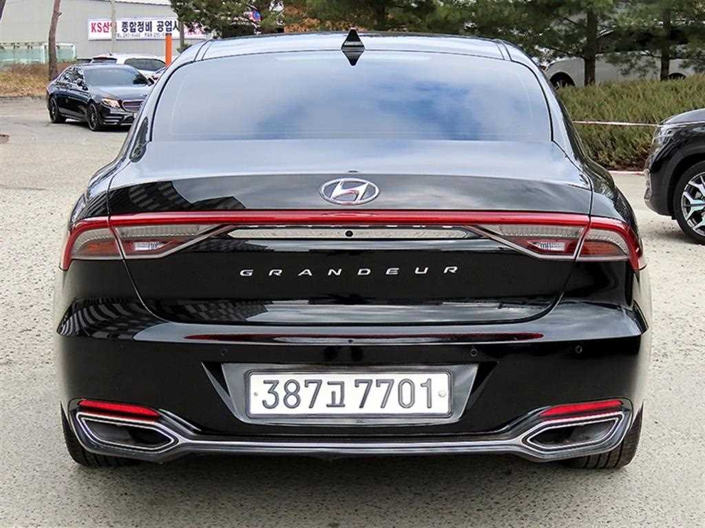 HYUNDAI Grandeur - Vista 4