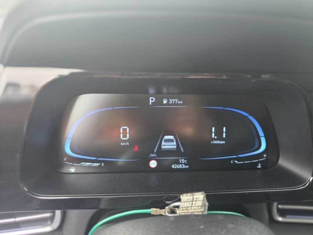 HYUNDAI Avante - Vista 4