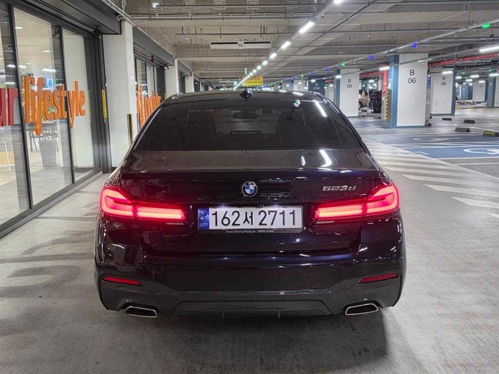 BMW 5 Series - Vista 5