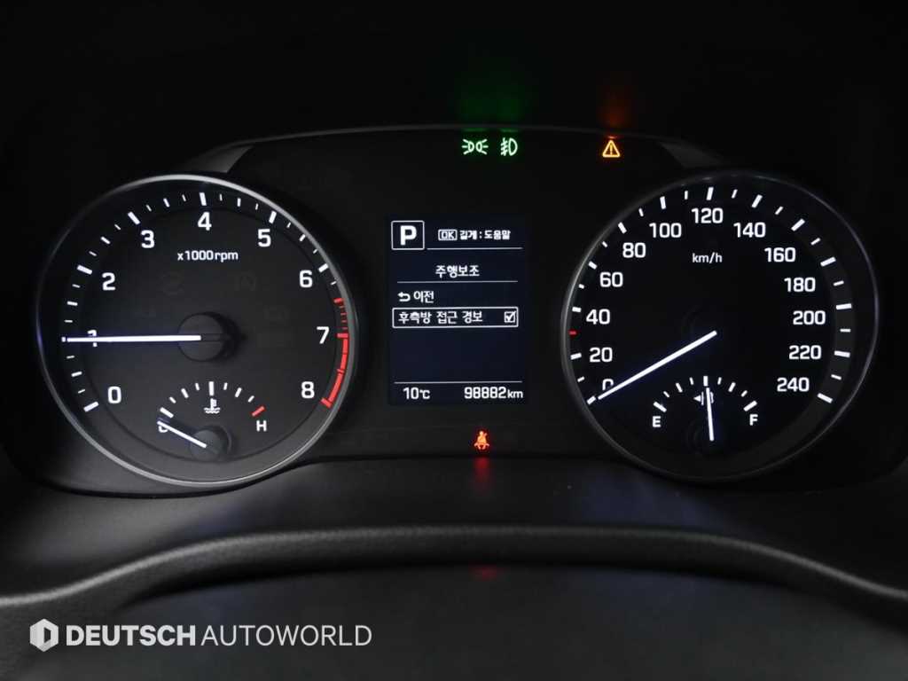 HYUNDAI Avante - Vista 8