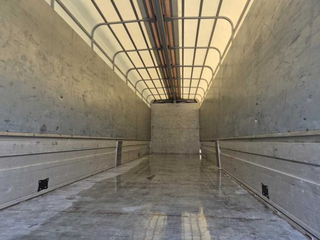 medium and large cargo truck - Vista 7