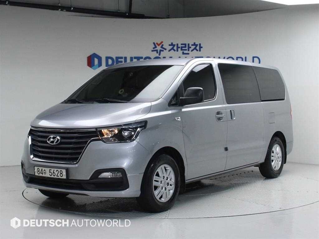 HYUNDAI Starex - Vista 2