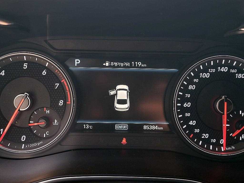 Genesis G70 - Vista 9