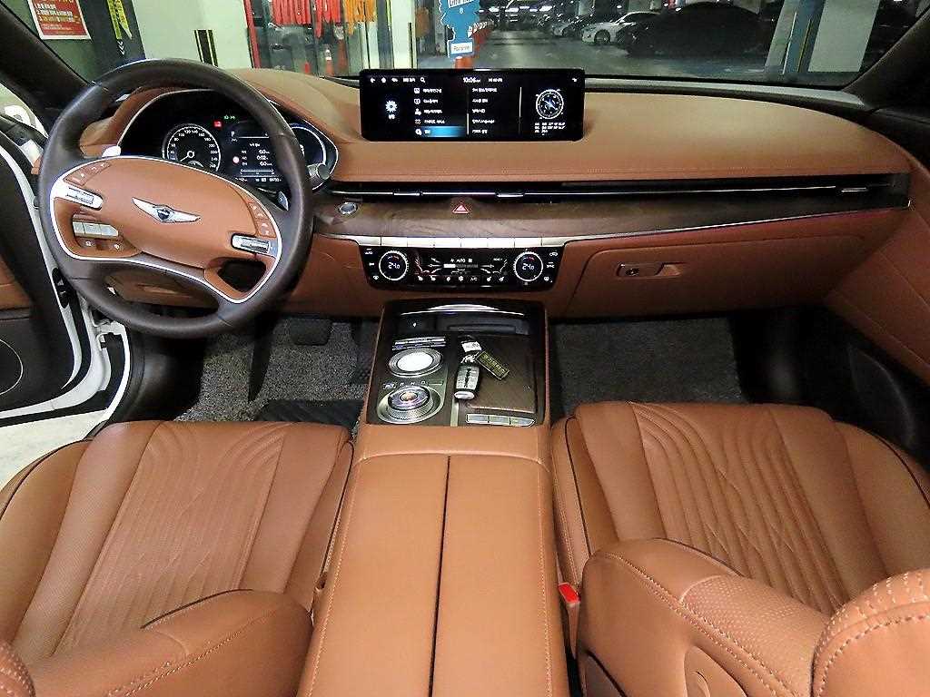 Genesis G80 - Vista 10