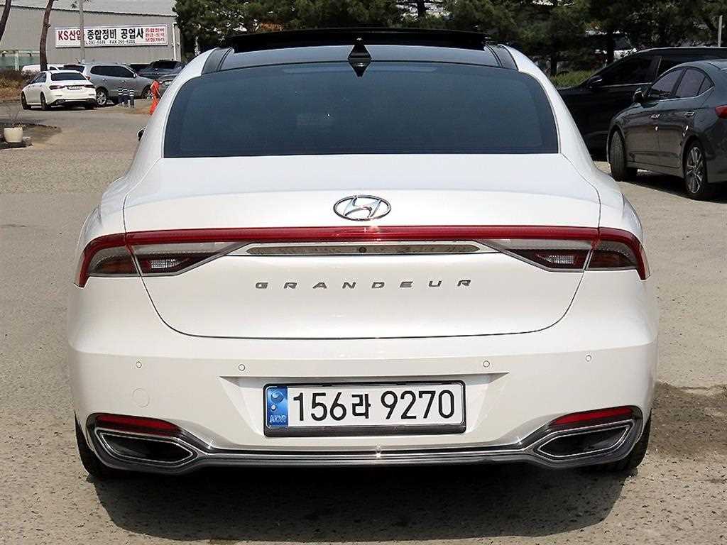 HYUNDAI Grandeur - Vista 4