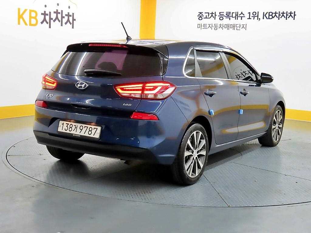 HYUNDAI i30 - Vista 4