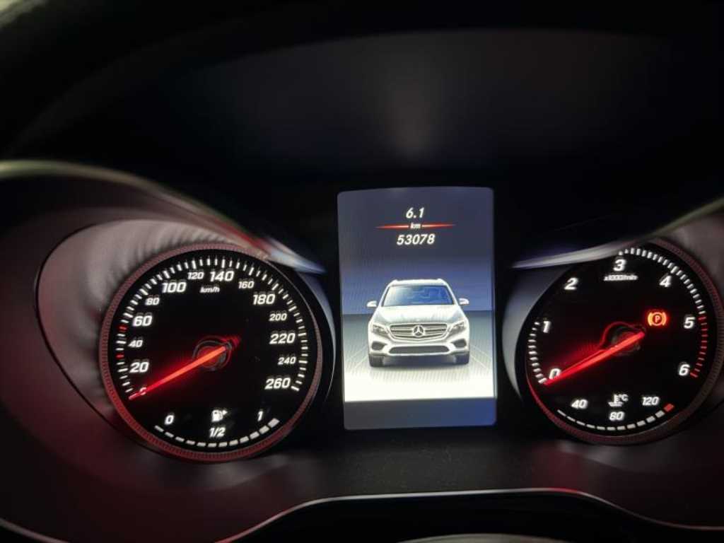 Mercedes Benz GLC Class - Vista 3