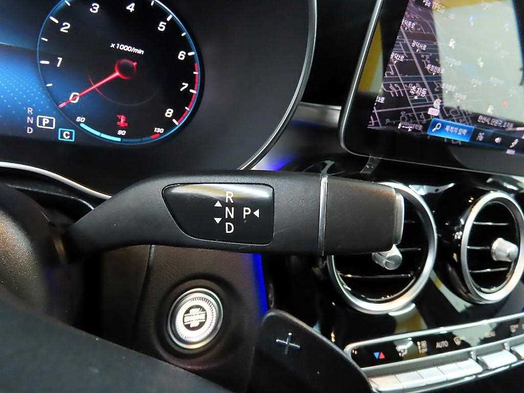 Mercedes Benz GLC Class - Vista 10