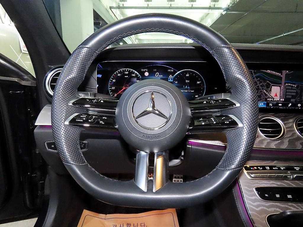 Mercedes Benz E class - Vista 8