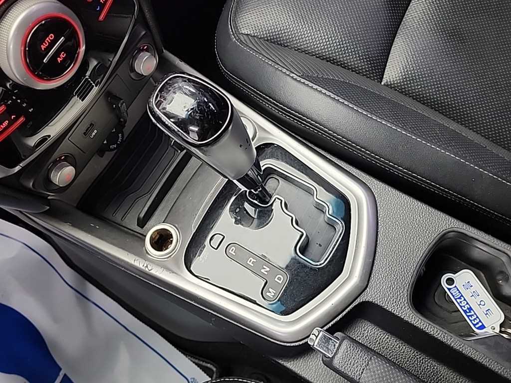 Ssangyong Tivoli - Vista 8