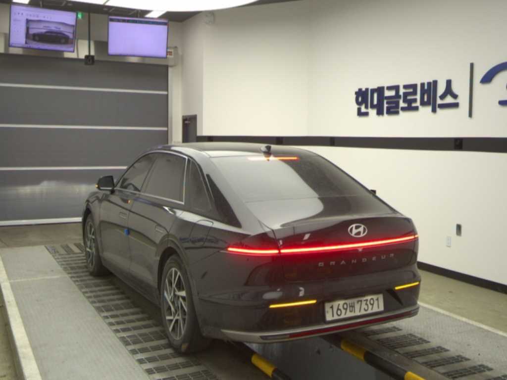 HYUNDAI Grandeur - Vista 2