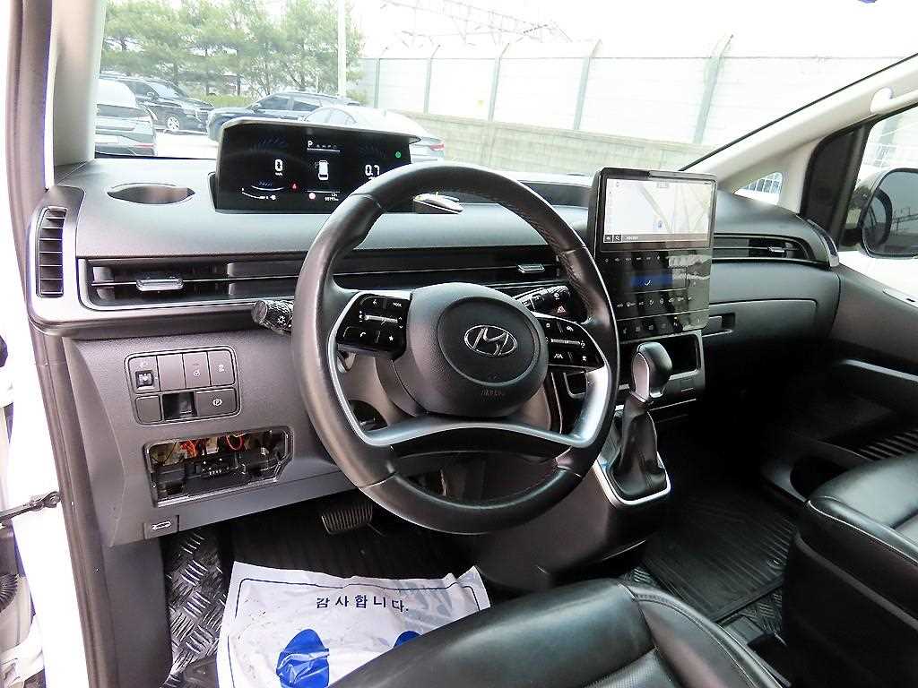 HYUNDAI Staria - Vista 7