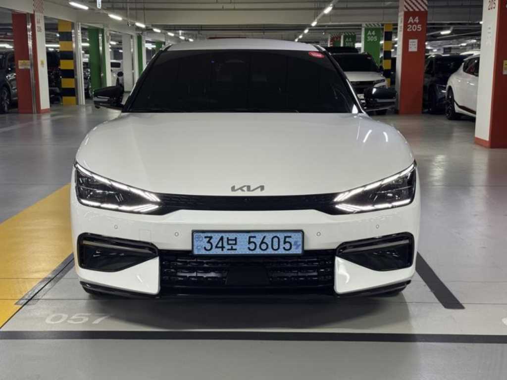 KIA EV6 2022 Blanco - Importación desde Corea - HF Imports Iquique - Foto 1