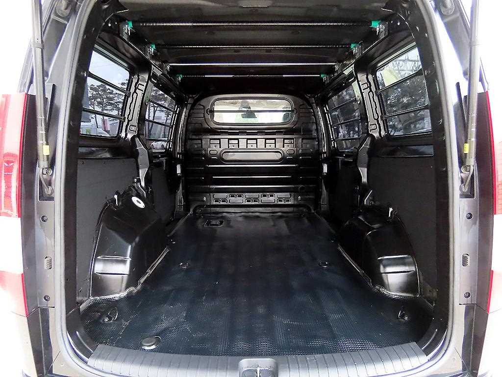 HYUNDAI Staria 2023 Negro - Importación desde Corea - HF Imports Iquique - Foto 17