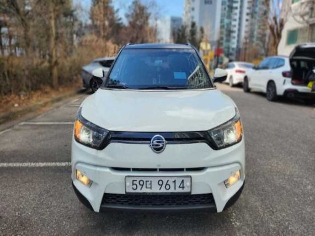 Ssangyong Tivoli 2016 Blanco - Importación desde Corea - HF Imports Iquique - Foto 1