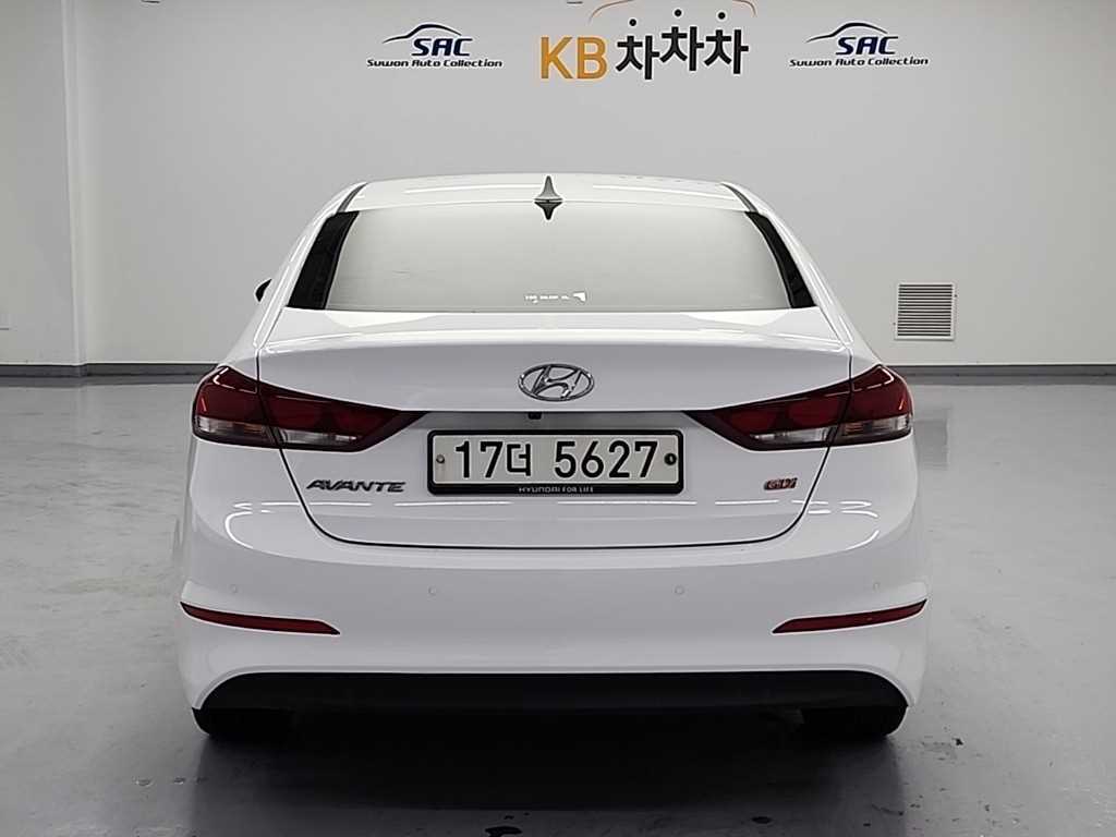 HYUNDAI Avante - Vista 3