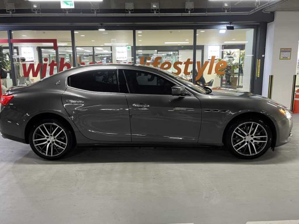Maserati Ghibli - Vista 3