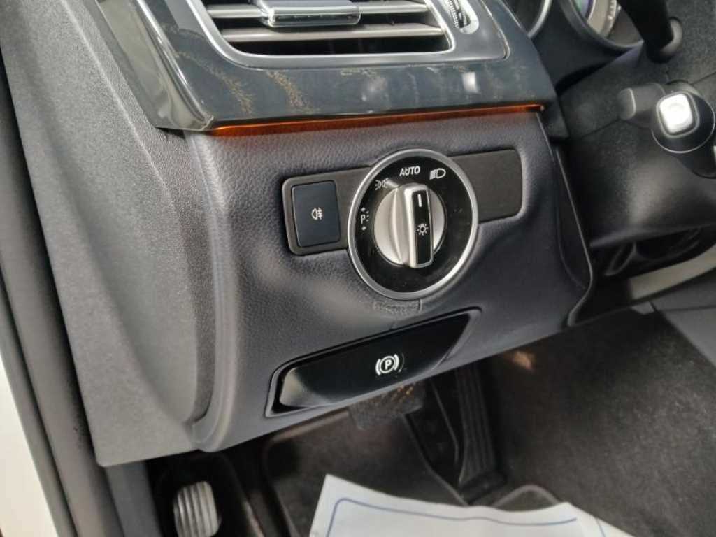 Mercedes Benz CLS Class - Vista 11