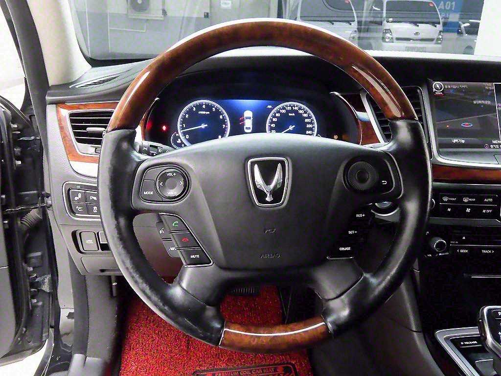 HYUNDAI Equus - Vista 6